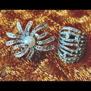 2 BANANA REPUBLIC statement rings. 6.5